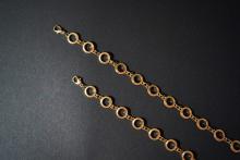 Ancient circle gold chain mask holder